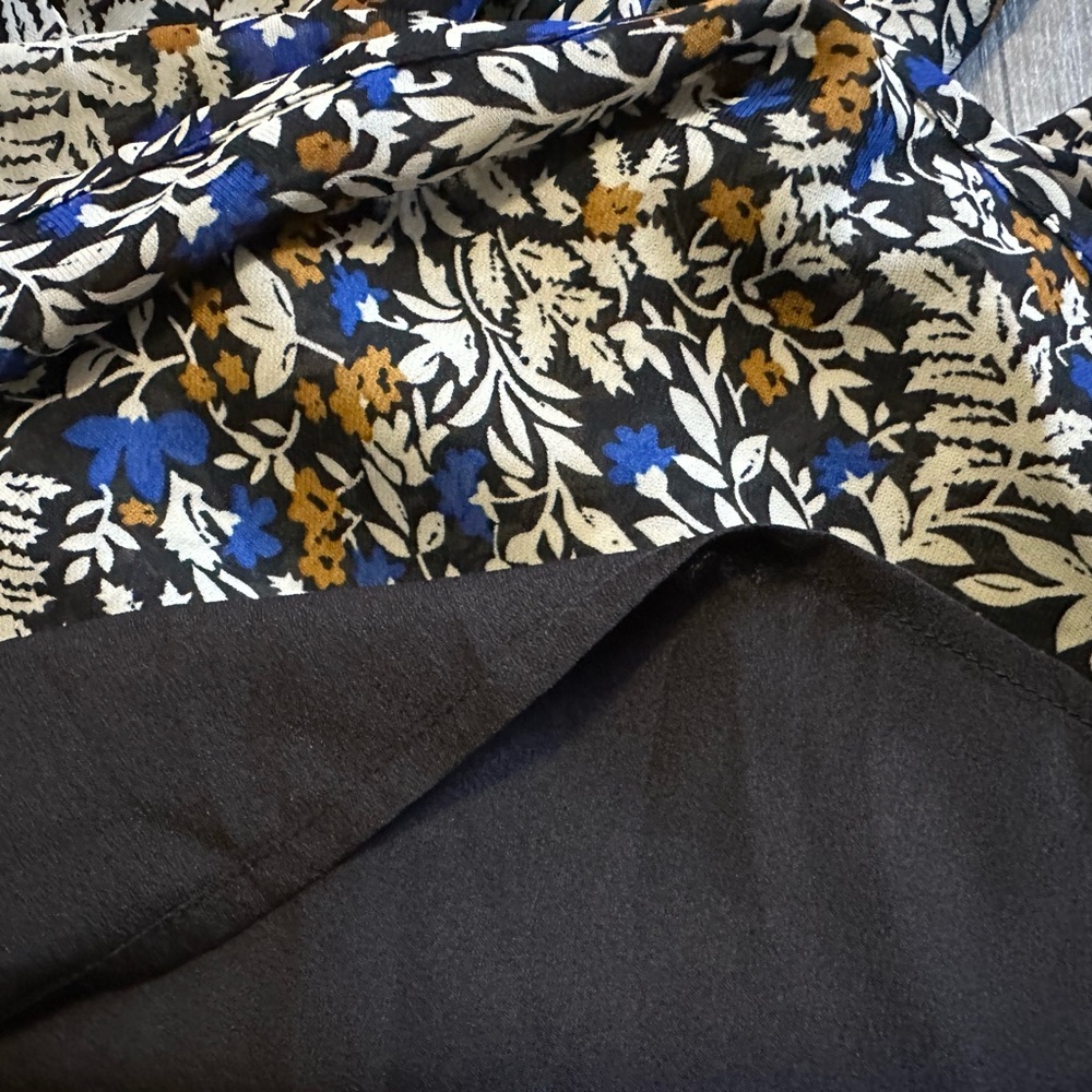 Skies Are Blue BOHO Long Sleeve Floral Bubble Sleeve V‎ Neck Blouse Size Medium - Picture 8 of 16